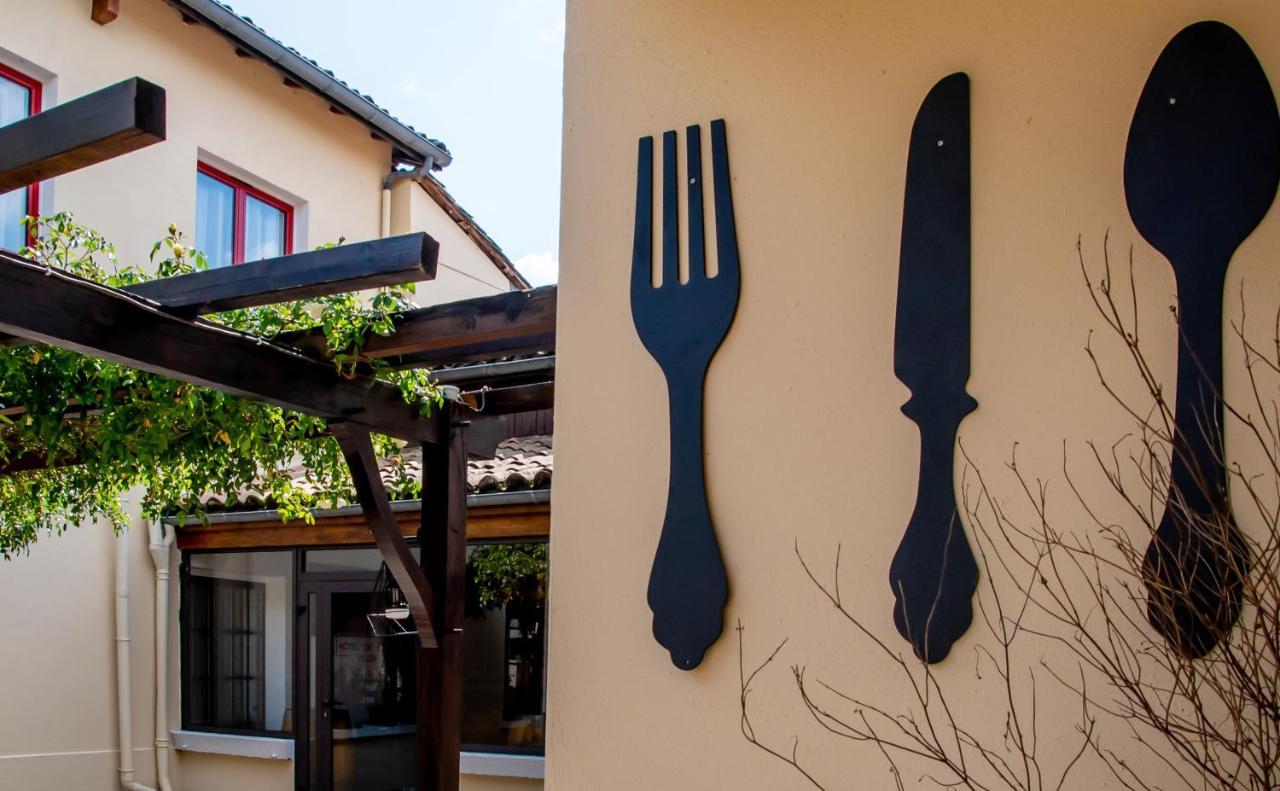 Hotel & Gastronomie - La Table De L'Europe Villereal Bagian luar foto